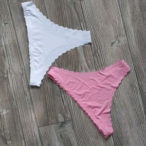 2/$15 NWOT Seamless Thongs S